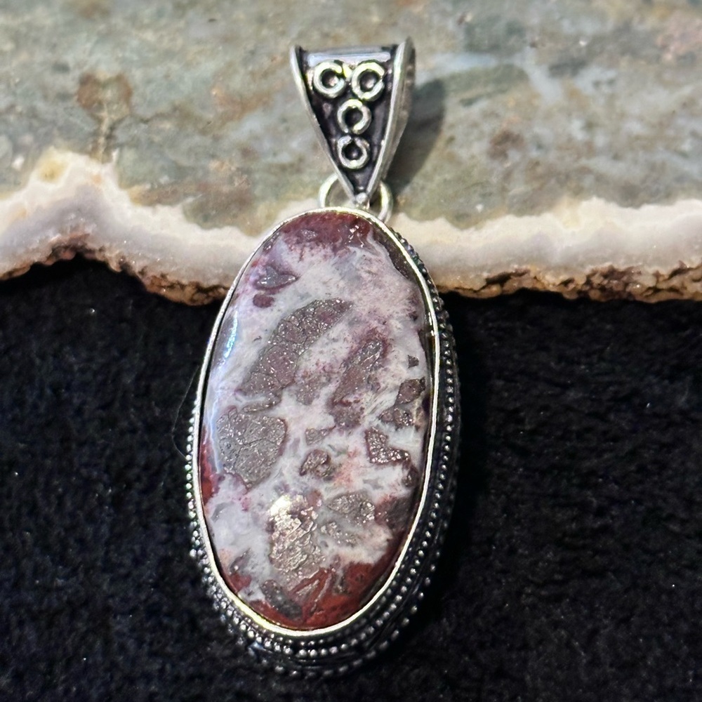 Rubyrudi Artisan Oval Jasper Pendant Necklace in Red and Pink Tones Jewelry